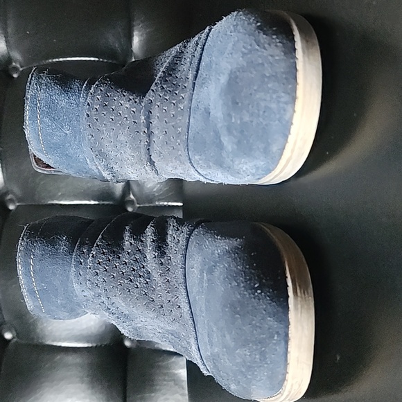 Earth Origins Amanda Blue Suede Ankle Bootie Women's Size 9 - Picture 4 of 10